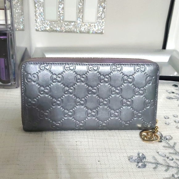 🇮🇹Gucci Guccisima Metallic Gray GG Embossed Zip around Wallet - Picture 4 of 17